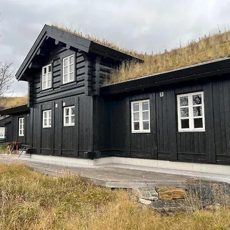 Chalet Cozy With Trail Access *