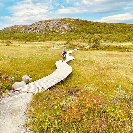 Vakantiehuis Cozy With Trail Access